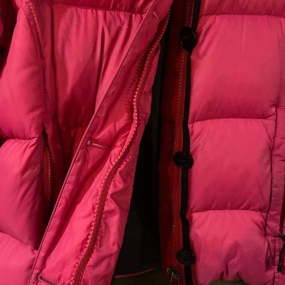 Hot pink puffer coat - Picture 3 of 6